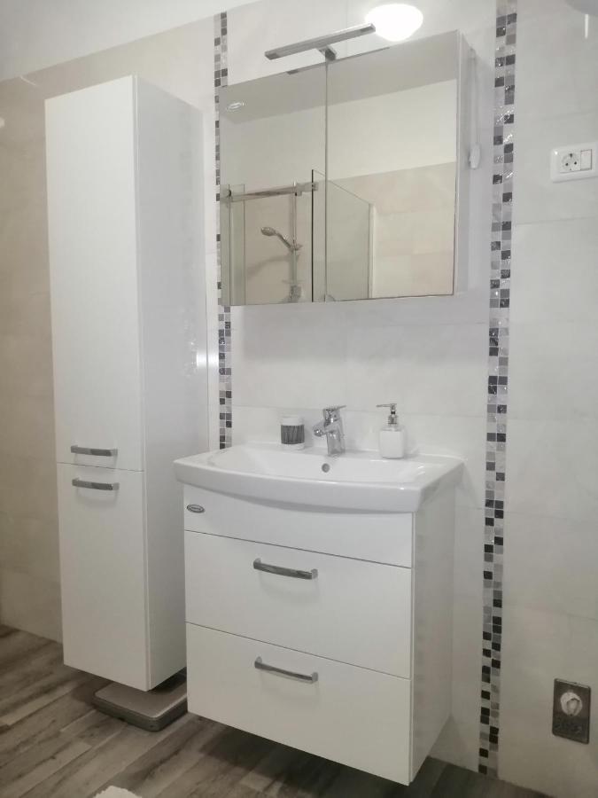 Apartment Vera, 80 M From The Sea Novigrad Istria Exterior foto